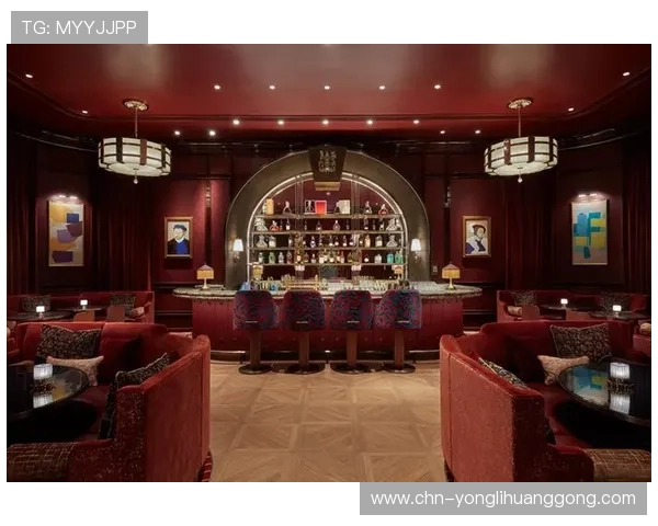 澳门御匾名汇：澳门御匾的艺术特色与工艺技法详解，感受传统工艺的魅力